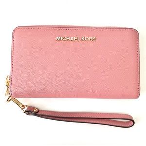 NEW✨ Michael Kors Wristlet Wallet in Rose